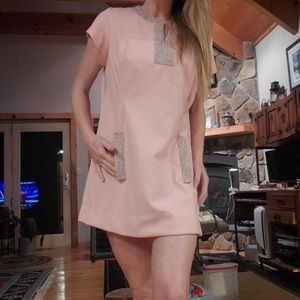 Bubblegum pink vintage 70s shift dress